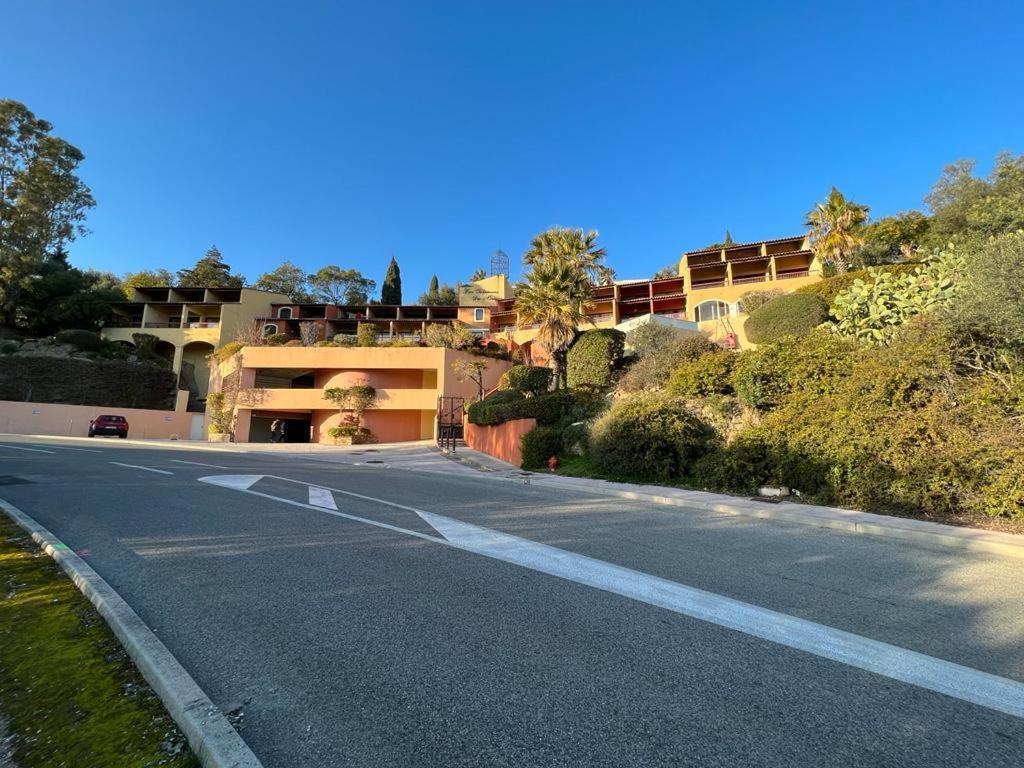 Appartement Vue Sur Mer, Piscine, Garage Prive Bormes-les-Mimosas Extérieur photo